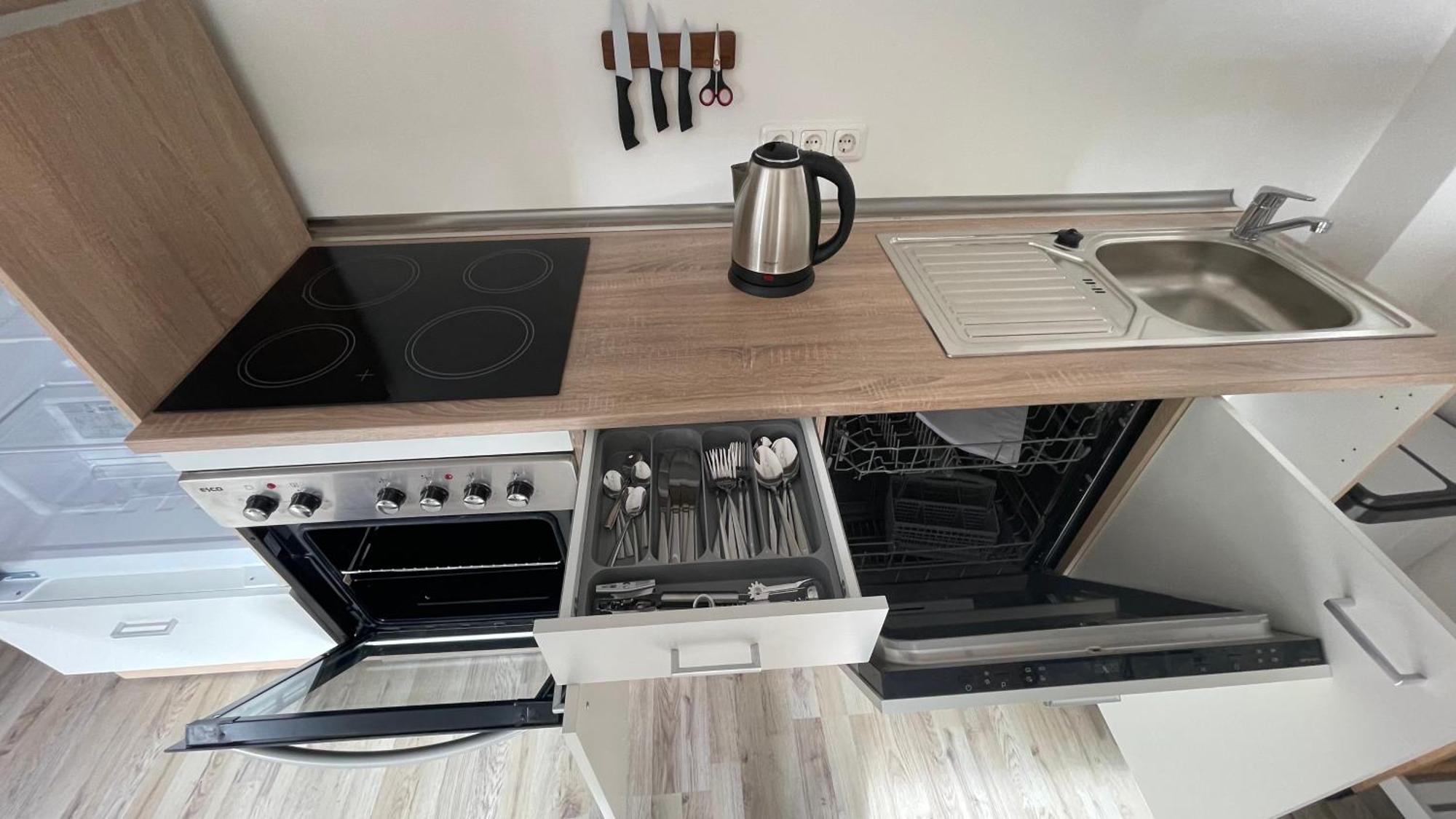 Oase Im Gruenen Hinterhof, Eg, Ruhe, Terrasse, Carport, Free Paytv, Kaffee&Tee, Fahrraeder Διαμέρισμα Ντούισμπουργκ Εξωτερικό φωτογραφία